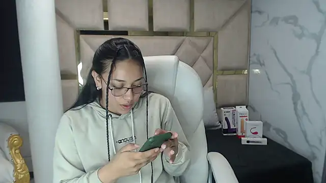 IsabellRodriguez18 online show from 03/09/25, 03:54