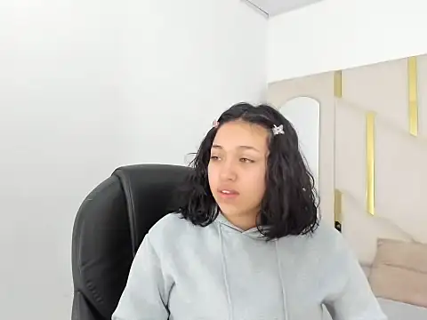 IsabellRodriguez18 online show from 09/19/25, 02:35