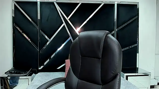 IsabellRodriguez18 online show from 10/09/25, 03:48