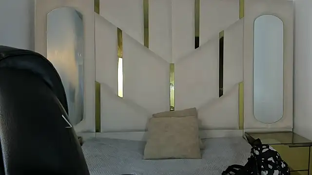 IsabellRodriguez18 online show from 10/17/25, 12:47