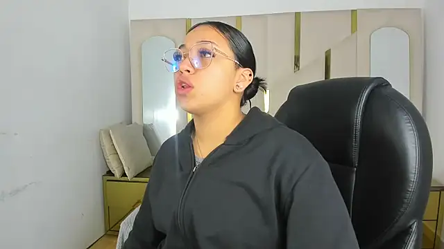 IsabellRodriguez18 online show from 11/29/25, 03:53