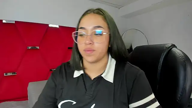 IsabellRodriguez18 online show from 01/10/26, 03:41