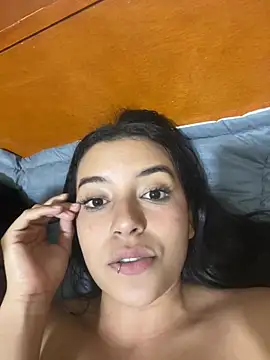 Snapshot of MikeAndJessy chatting on 03/11/25, 02:54 MikeAndJessy online show from 03/11/25, 02:54