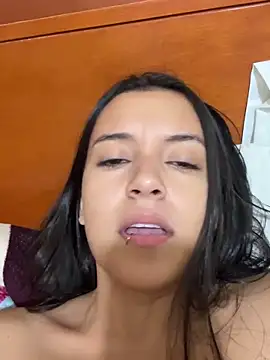 Snapshot of MikeAndJessy chatting on 03/22/25, 04:14 MikeAndJessy online show from 03/22/25, 04:14