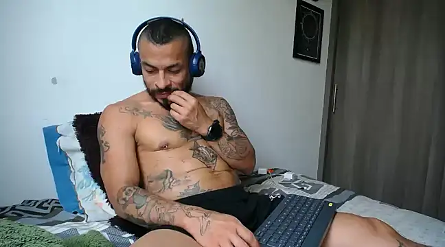 callme douglas online show from 02/01/25, 03:39