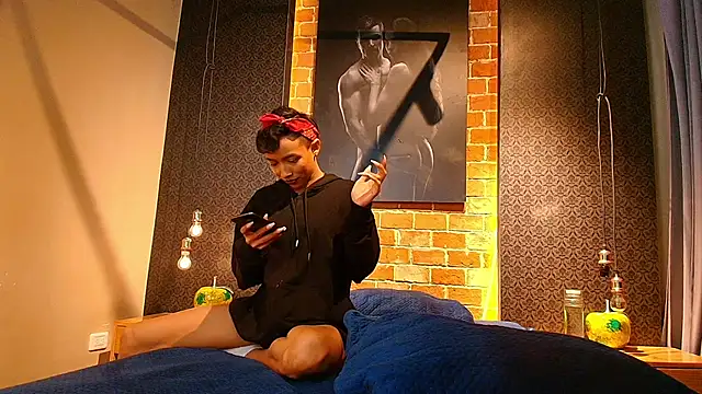 Snapshot of AntonAndSofii chatting on 01/08/25, 04:02 AntonAndSofii online show from 01/08/25, 04:02