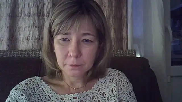 Snapshot of EllaJohnsonX chatting on 01/04/25, 02:04 EllaJohnsonX online show from 01/04/25, 02:04