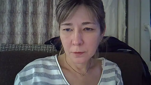 Snapshot of EllaJohnsonX chatting on 01/12/25, 05:24 EllaJohnsonX online show from 01/12/25, 05:24