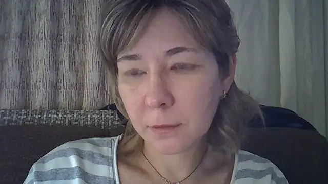 Snapshot of EllaJohnsonX chatting on 01/12/25, 05:11 EllaJohnsonX online show from 01/12/25, 05:11