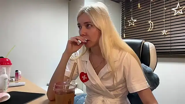 yunasuka online show from 01/17/25, 06:44