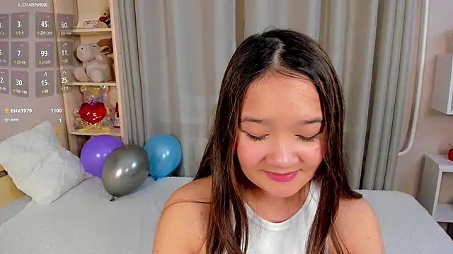 Snapshot of Maekko chatting on 02/28/25, 04:31 Maekko online show from 02/28/25, 04:31