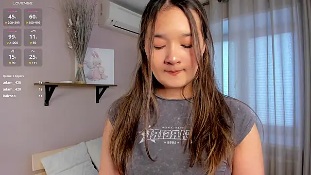 Snapshot of Maekko chatting on 03/05/25, 11:49 Maekko online show from 03/05/25, 11:49