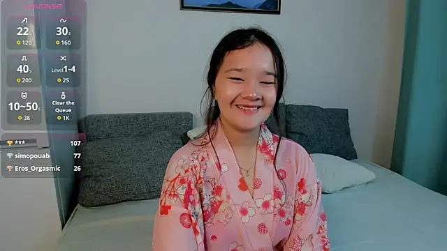 Snapshot of Maekko chatting on 10/17/25, 07:49 Maekko online show from 10/17/25, 07:49