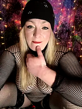 Snapshot of kayNkris chatting on 11/07/25, 08:58 kayNkris online show from 11/07/25, 08:58