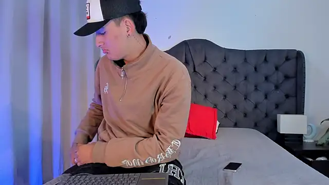 Snapshot of two_milkyway chatting on 01/13/26, 12:21 two milkyway online show from 01/13/26, 12:21