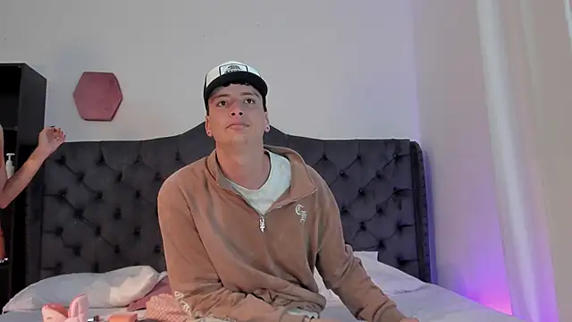 Snapshot of two_milkyway chatting on 02/25/26, 11:20 two milkyway online show from 02/25/26, 11:20