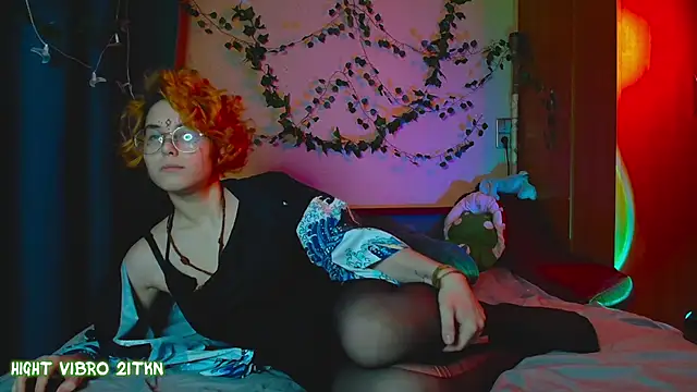 Snapshot of TrickyKitsune chatting on 03/07/25, 03:49 TrickyKitsune online show from 03/07/25, 03:49