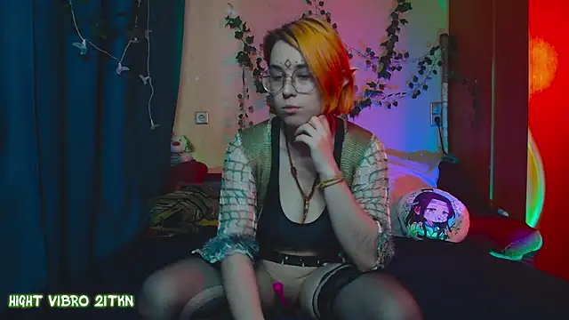 Snapshot of TrickyKitsune chatting on 03/22/25, 03:20 TrickyKitsune online show from 03/22/25, 03:20