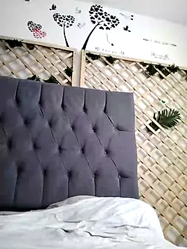 Snapshot of Mia_WAll chatting on 01/01/25, 03:46 Mia WAll online show from 01/01/25, 03:46