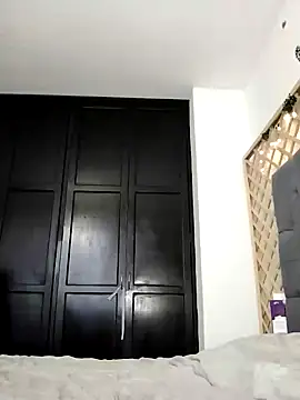 Snapshot of Mia_WAll chatting on 01/12/25, 12:12 Mia WAll online show from 01/12/25, 12:12