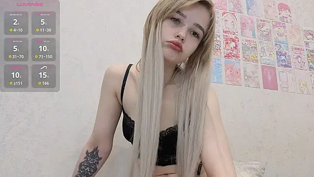 Snapshot of emodreamgirl chatting on 06/12/26, 12:59 emodreamgirl online show from 06/12/26, 12:59