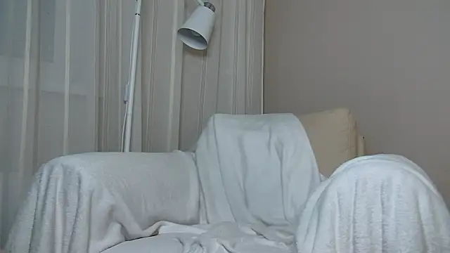 Snapshot of Astoriamilano chatting on 02/07/25, 08:42 Astoriamilano online show from 02/07/25, 08:42