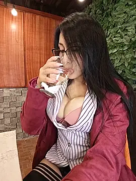 Snapshot of Isabellitasexi38 chatting on 05/18/26, 12:51 Isabellitasexi38 online show from 05/18/26, 12:51