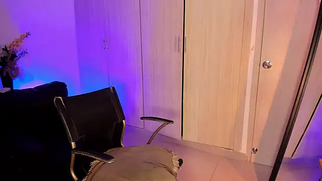 rachaeldeckard   online show from 11/20/25, 03:18