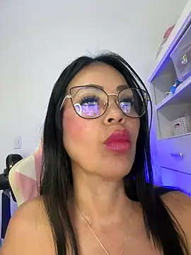 Snapshot of KarolRubi1 chatting on 02/09/25, 04:46 KarolRubi1 online show from 02/09/25, 04:46