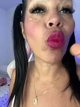 Snapshot of KarolRubi1 chatting on 02/14/25, 11:53 KarolRubi1 online show from 02/14/25, 11:53