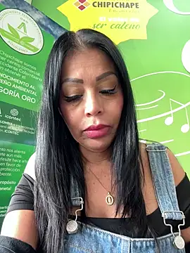 Snapshot of KarolRubi1 chatting on 03/17/25, 03:29 KarolRubi1 online show from 03/17/25, 03:29