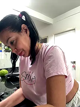 KarolRubi1 online show from 11/22/25, 06:07