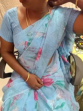 Snapshot of Tamil_roja69 chatting on 08/01/26, 01:43 Tamil roja69 online show from 08/01/26, 01:43