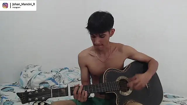 Snapshot of Johan_Mancini_R chatting on 01/08/25, 07:13 Johan Mancini R online show from 01/08/25, 07:13