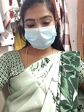 Snapshot of meena_27 chatting on 03/01/25, 11:28 meena 27 online show from 03/01/25, 11:28