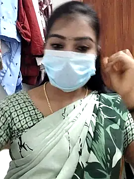 Snapshot of meena_27 chatting on 03/01/25, 04:44 meena 27 online show from 03/01/25, 04:44