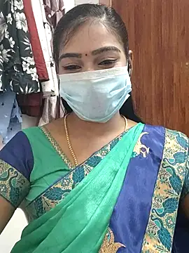 Snapshot of meena_27 chatting on 03/05/25, 07:05 meena 27 online show from 03/05/25, 07:05