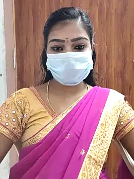 Snapshot of meena_27 chatting on 03/11/25, 11:33 meena 27 online show from 03/11/25, 11:33