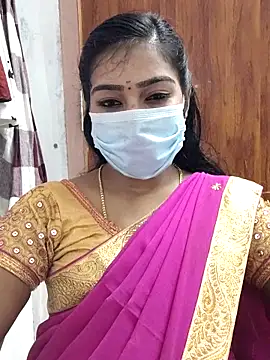 Snapshot of meena_27 chatting on 03/11/25, 07:14 meena 27 online show from 03/11/25, 07:14