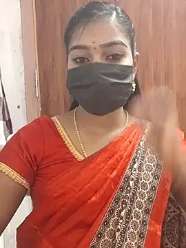 Snapshot of meena_27 chatting on 03/14/25, 07:04 meena 27 online show from 03/14/25, 07:04