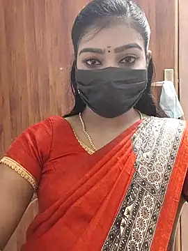 Snapshot of meena_27 chatting on 03/22/25, 04:26 meena 27 online show from 03/22/25, 04:26