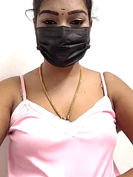 Snapshot of meena_27 chatting on 09/12/25, 07:03 meena 27 online show from 09/12/25, 07:03