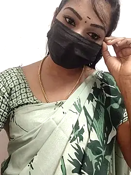 Snapshot of meena_27 chatting on 09/29/25, 06:07 meena 27 online show from 09/29/25, 06:07