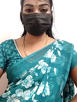 Snapshot of meena_27 chatting on 09/30/25, 06:18 meena 27 online show from 09/30/25, 06:18