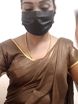 Snapshot of meena_27 chatting on 10/07/25, 06:21 meena 27 online show from 10/07/25, 06:21