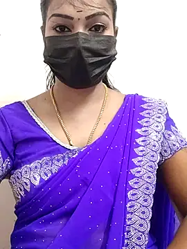 Snapshot of meena_27 chatting on 10/17/25, 05:32 meena 27 online show from 10/17/25, 05:32