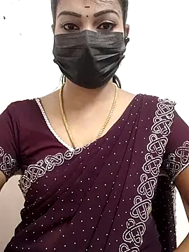 Snapshot of meena_27 chatting on 10/18/25, 06:16 meena 27 online show from 10/18/25, 06:16