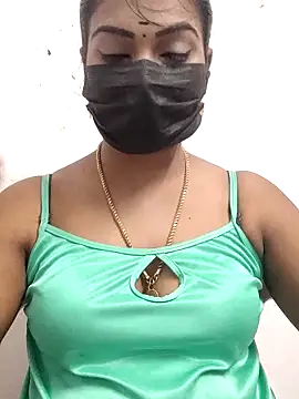 Snapshot of meena_27 chatting on 10/26/25, 06:47 meena 27 online show from 10/26/25, 06:47