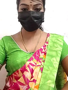 Snapshot of meena_27 chatting on 10/28/25, 05:55 meena 27 online show from 10/28/25, 05:55