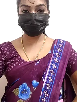 Snapshot of meena_27 chatting on 10/29/25, 06:37 meena 27 online show from 10/29/25, 06:37